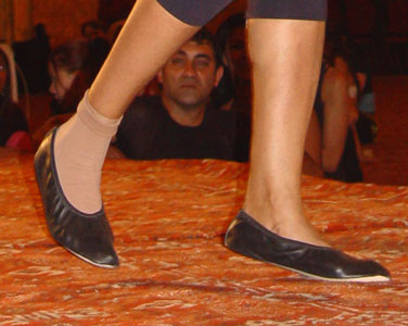 %C3%E4%E5 %EA%F3%EF%E8%F2%FC %EE%E1%F3%E2%FC %E4%EB%FF %F2%E0%ED%F6%E5%E2%3F